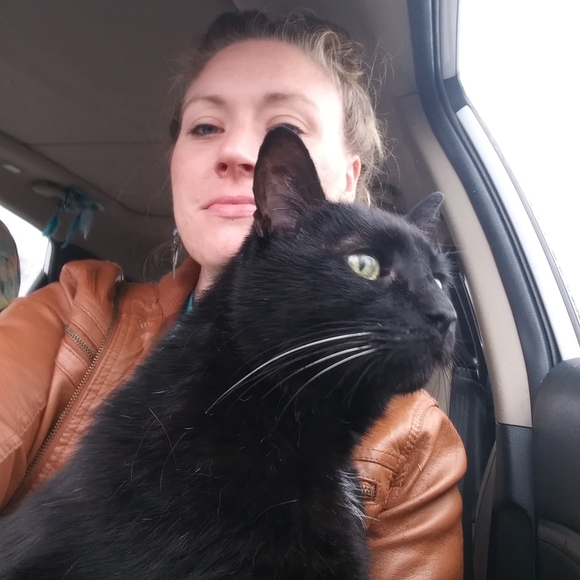 Meet your Posher, Kelly - Picture 3 of 4